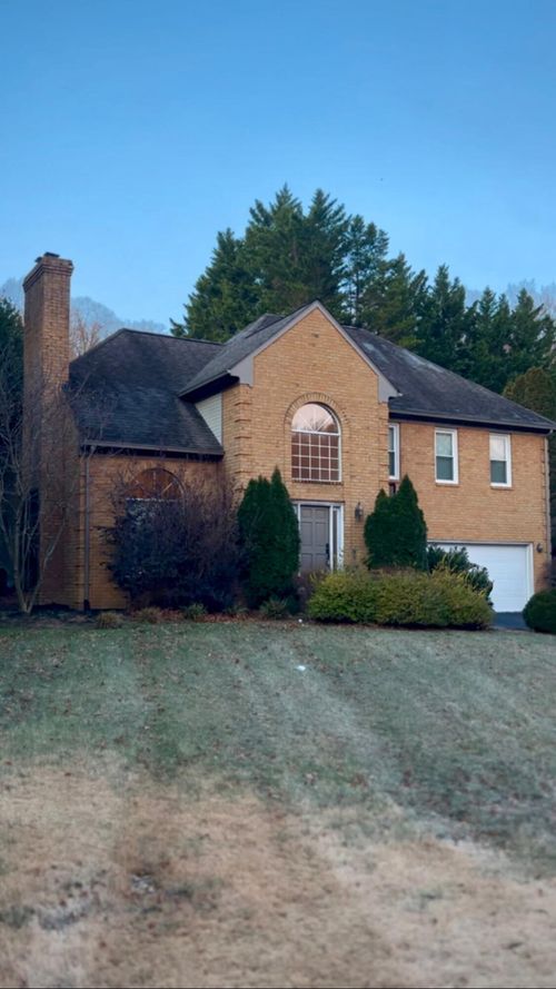 5116 Meadow Creek Dr, Roanoke, VA, 24018-7872 | Card Image