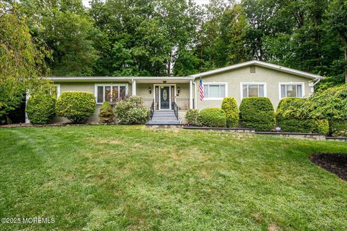 11 Mount Dr, Holmdel, NJ, 07733-1335 | Card Image
