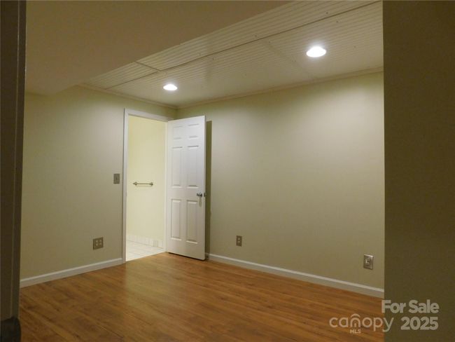 possible office, reading room... | Image 35