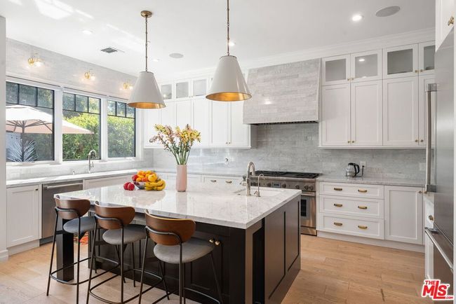 1086 Marco Pl, House other with 4 bedrooms, 4 bathrooms and 3 parking in Venice CA | Image 9