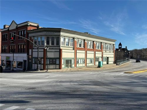 12 Court St, Woonsocket, RI, 02895-4402 | Card Image