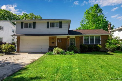 82 Cherrywood Dr, Williamsville, NY, 14221-1607 | Card Image