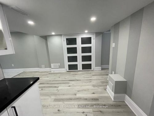 bsmt-33 Stedford Cres, Brampton, ON, L7A4P5 | Card Image