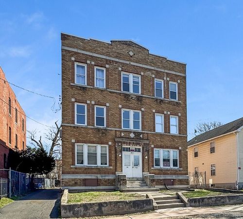 142 Clark St, Hartford, CT, 06120-1888 | Card Image