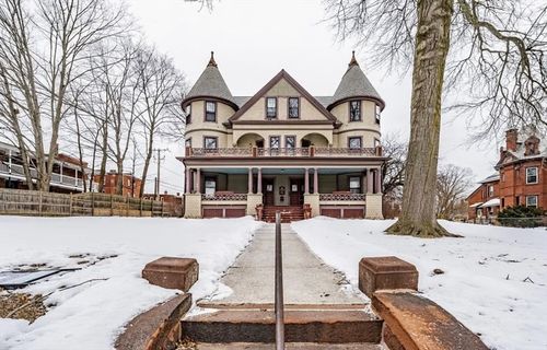 c-1137 Dwight St, Holyoke, MA, 01040-0801 | Card Image