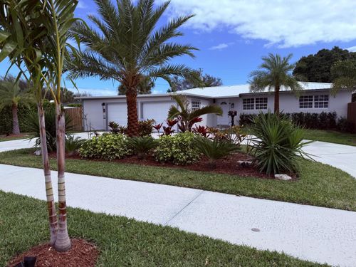 830 6th St, Lake Park, FL, 33403-2506 | Card Image