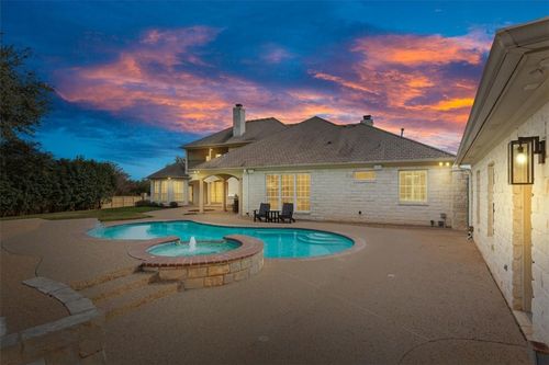 2011 Pebble Brook Cir, McGregor, TX, 76657-3466 | Card Image