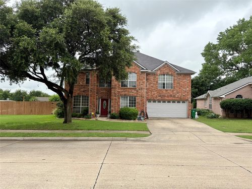 4048 Falcon Ridge Dr, Haltom City, TX, 76137-2670 | Card Image