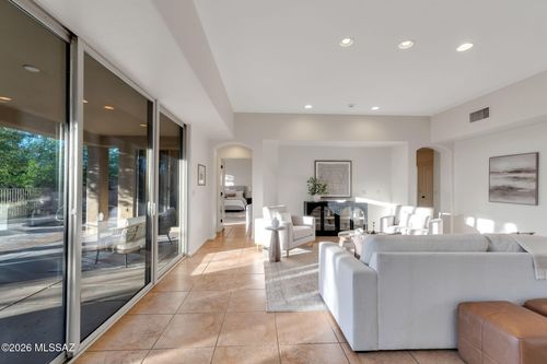 12925 N High Hawk Drive, Marana, AZ, 85658 | Card Image