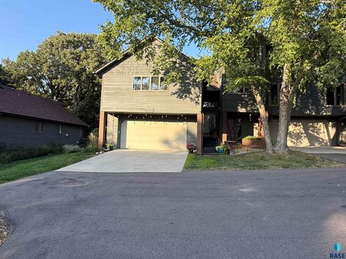 1717 N Tahoe Trl, Sioux Falls, SD, 57110-6422 | Card Image