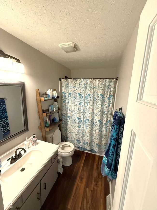 Guest Bath | Image 18