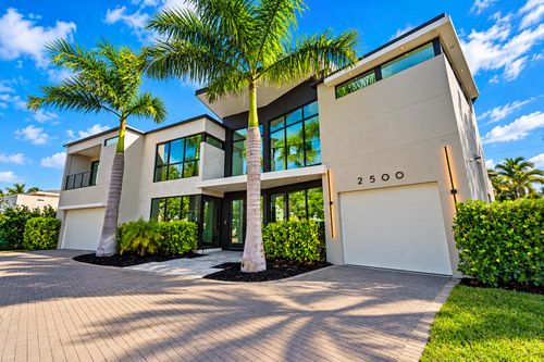 2500 Middle River Dr, Fort Lauderdale, FL, 33305-1615 | Card Image
