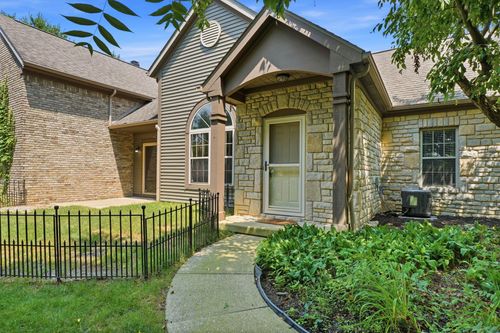 7684 Slate Ridge Blvd, Reynoldsburg, OH, 43068-8161 | Card Image