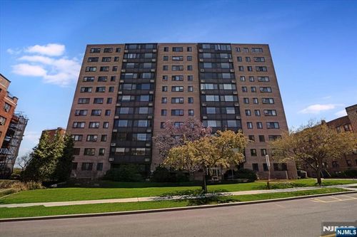 90 Prospect Ave, Hackensack, NJ, 07601-1909 | Card Image