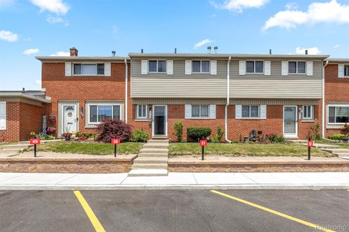 29156 Manchester St, Westland, MI, 48185-1888 | Card Image