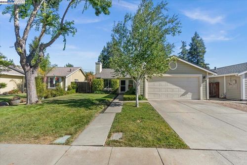 3869 Silver Oaks Way, Livermore, CA, 94550-3372 | Card Image