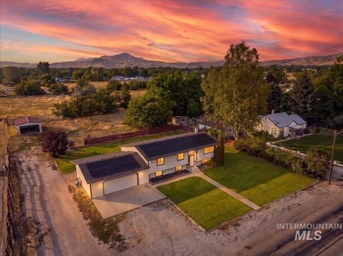 790 E 12th St, Emmett, ID, 83617-3751 | Card Image