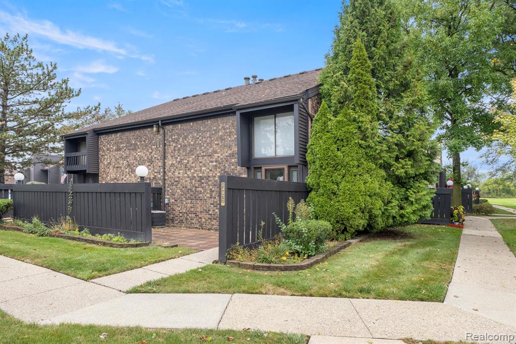 Jackson St, Taylor, MI 48180