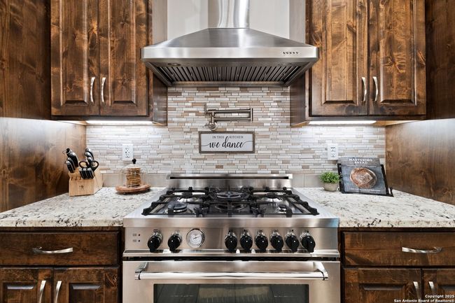 23119 Edens Cyn, House other with 5 bedrooms, 4 bathrooms and null parking in San Antonio TX | Image 15