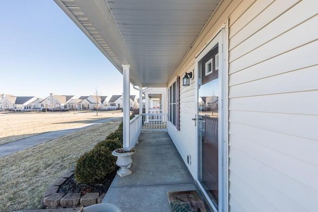 5975 Pennington Creek Dr, Condo with 3 bedrooms, 3 bathrooms and null parking in Dublin OH | Image 6