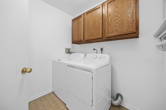 905 Huntington Dr, Townhouse with 2 bedrooms, 3 bathrooms and 2 parking in Elk Grove Village IL | Image 24