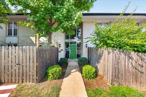9-10401 Briarbend Dr, Saint Louis, MO, 63146-5668 | Card Image
