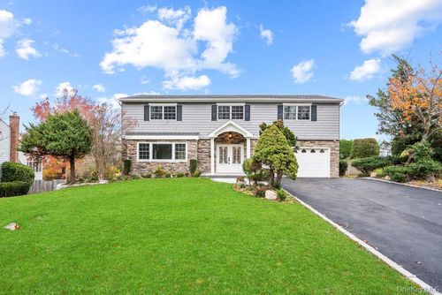 52 Woodland Rd, Roslyn, NY, 11576-1434 | Card Image