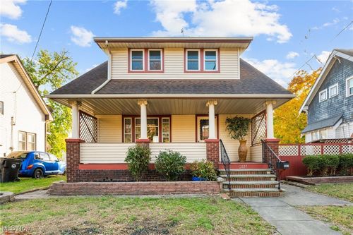 2027 Treadway Ave, Cleveland, OH, 44109-3656 | Card Image