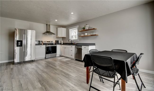 10913 Us Route 62, House other with 5 bedrooms, 2 bathrooms and null parking in Killbuck OH | Image 21