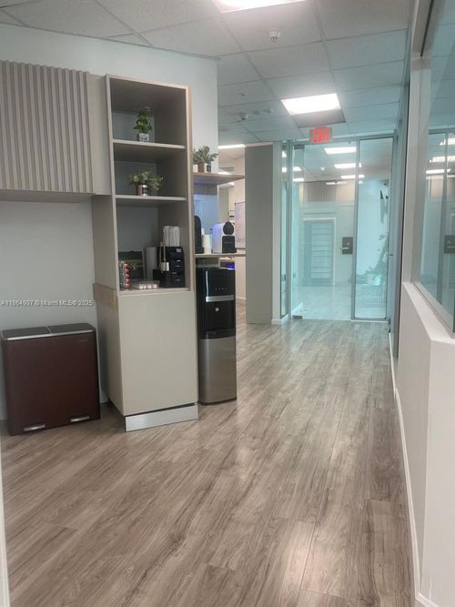 ste-1a-1900 N Bayshore Dr, Miami, FL, 33132-3002 | Card Image