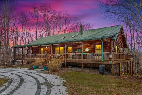 1122 Luna Trl, Sandy Ridge, NC, 27046-7277 | Card Image