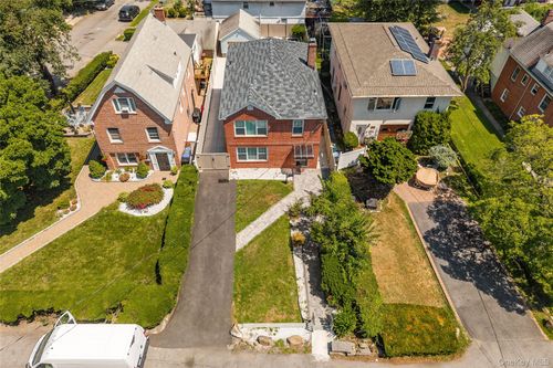 316 Pennyfield Ave, Bronx, NY, 10465-4074 | Card Image