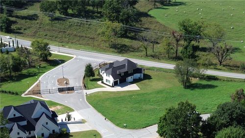 3 S Castle Oaks Ct, Rogers, AR, 72758-9541 | Card Image