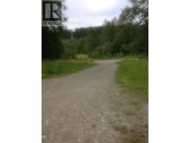 10860 Lake Creek Rd, Home with 0 bedrooms, 0 bathrooms and null parking in Hixon BC | Image 5