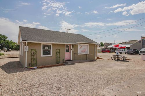 220 S Iowa Ave, Fruitland, ID, 83619 | Card Image