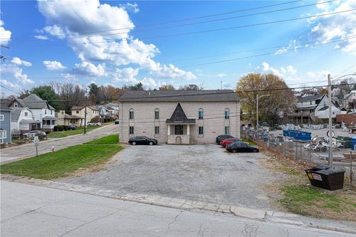 2204 Constitution Blvd, New Kensington, PA, 15068-4749 | Card Image