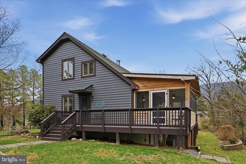 325 Fox Ridge Dr, STRASBURG, VA, 22657-3016 | Card Image