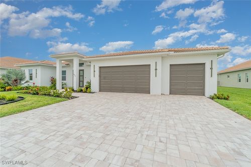 18716 Ensenada Dr, NAPLES, FL, 34114-9026 | Card Image