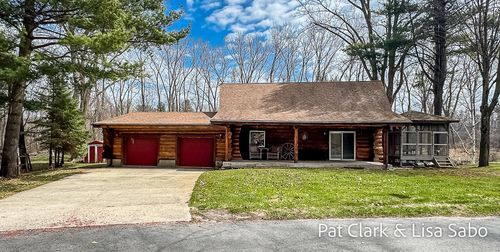 8227 W Taylor Rd, Mears, MI, 49436-9426 | Card Image