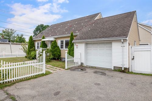 1800 River St, Boston, MA, 02136-1433 | Card Image