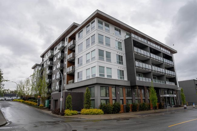 313 - 32838 Ventura Avenue, Condo with 2 bedrooms, 2 bathrooms and 2 parking in Abbotsford BC | Image 2