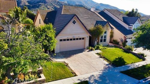 3350 Deaver Dr, Corona, CA, 92882-8900 | Card Image