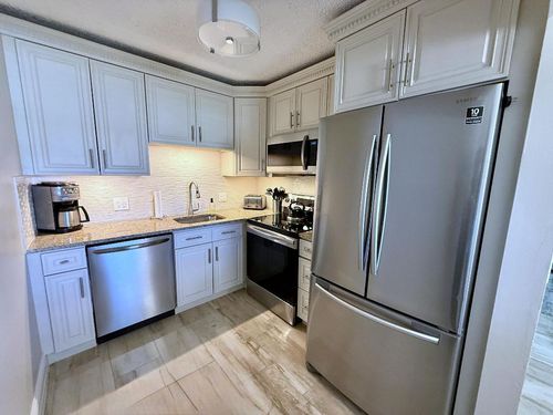 359 Oakridge T, Deerfield Beach, FL, 33442-1950 | Card Image