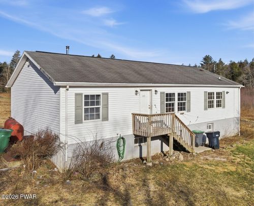 105 Ceramic Dr, Greentown, PA, 18426-4854 | Card Image