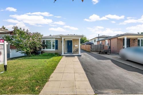 39 Garden Cres, Hamilton, ON, L8V4T3 | Card Image