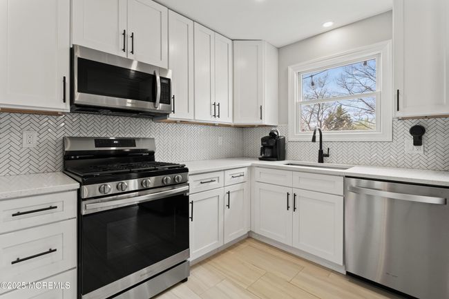 35 Chestnut Hill Rd, House other with 4 bedrooms, 2 bathrooms and null parking in Howell NJ | Image 11