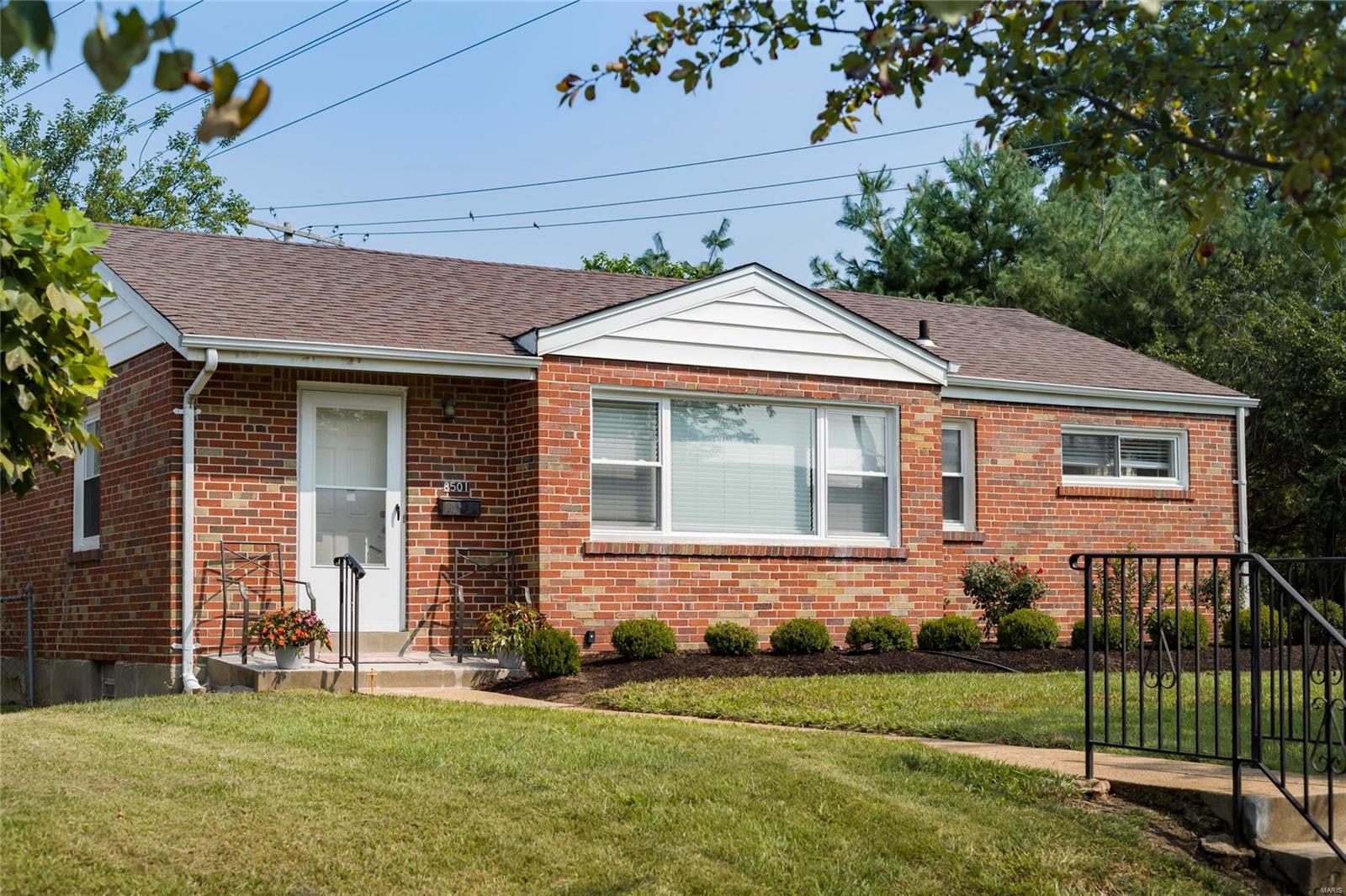 Everett Ave, Saint Louis, MO 63117