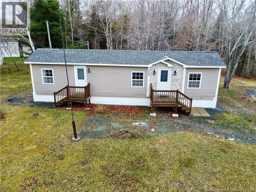 224 Birchgrove St, Beresford, NB, E8K1G7 | Card Image