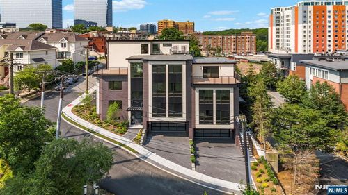 135 Old Palisade Rd, Fort Lee, NJ, 07024-7001 | Card Image