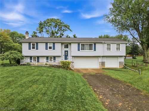 42866 Apples Way Dr, Leetonia, OH, 44431-9623 | Card Image